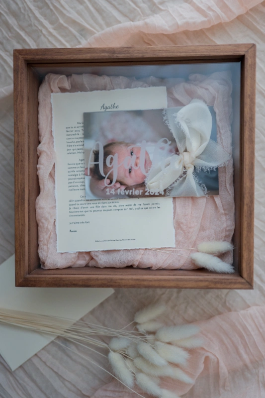 Rêveuse d'étincelles - Tatiana MAURINES - Message de naissance pour bébé. Photo du coffret contenant la lettre et les tirages.
